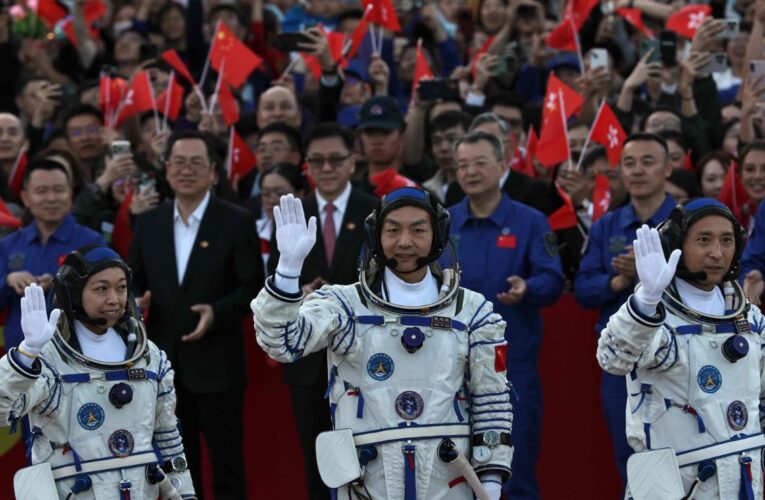 La misión china Shenzhou-23 despega rumbo a la estación espacial Tiangong